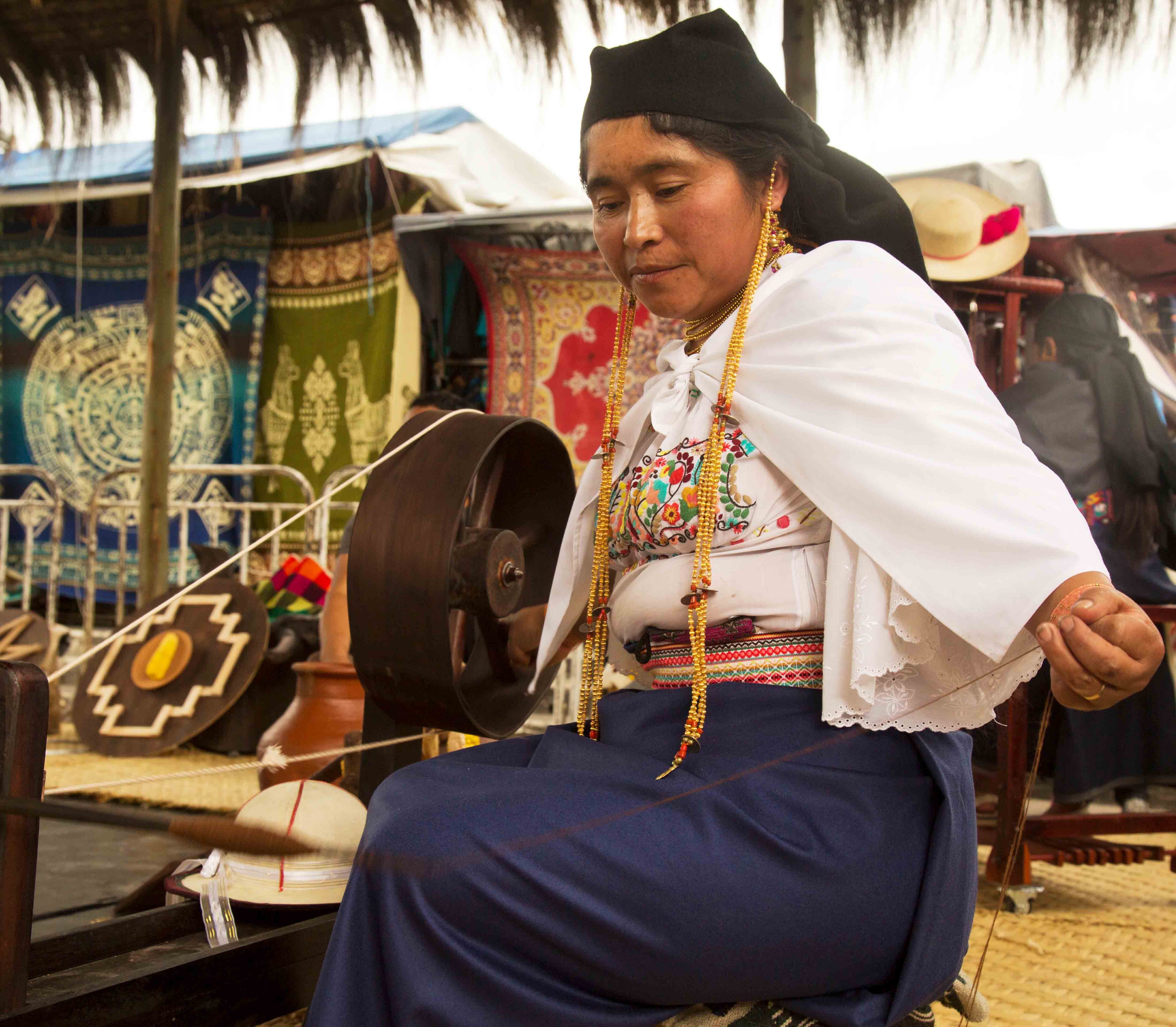Ecuador Otavalo 678 O